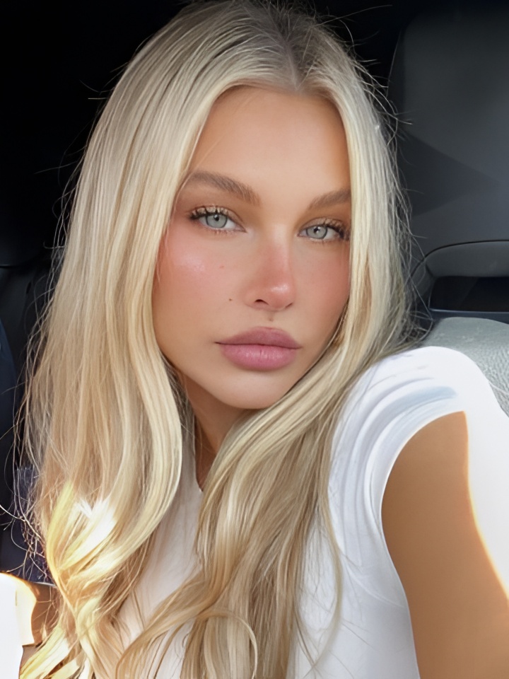 Адель привлекательная девушка из Иркутска цена от 2500 руб