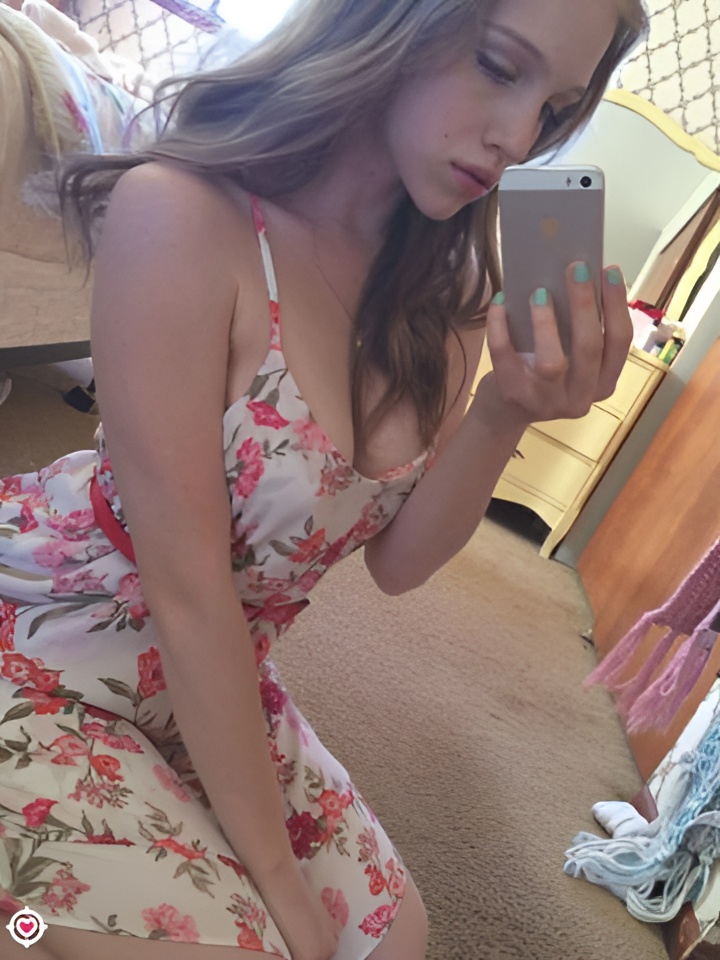 Зоя привлекательная девушка из Иркутска цена от 4000 руб